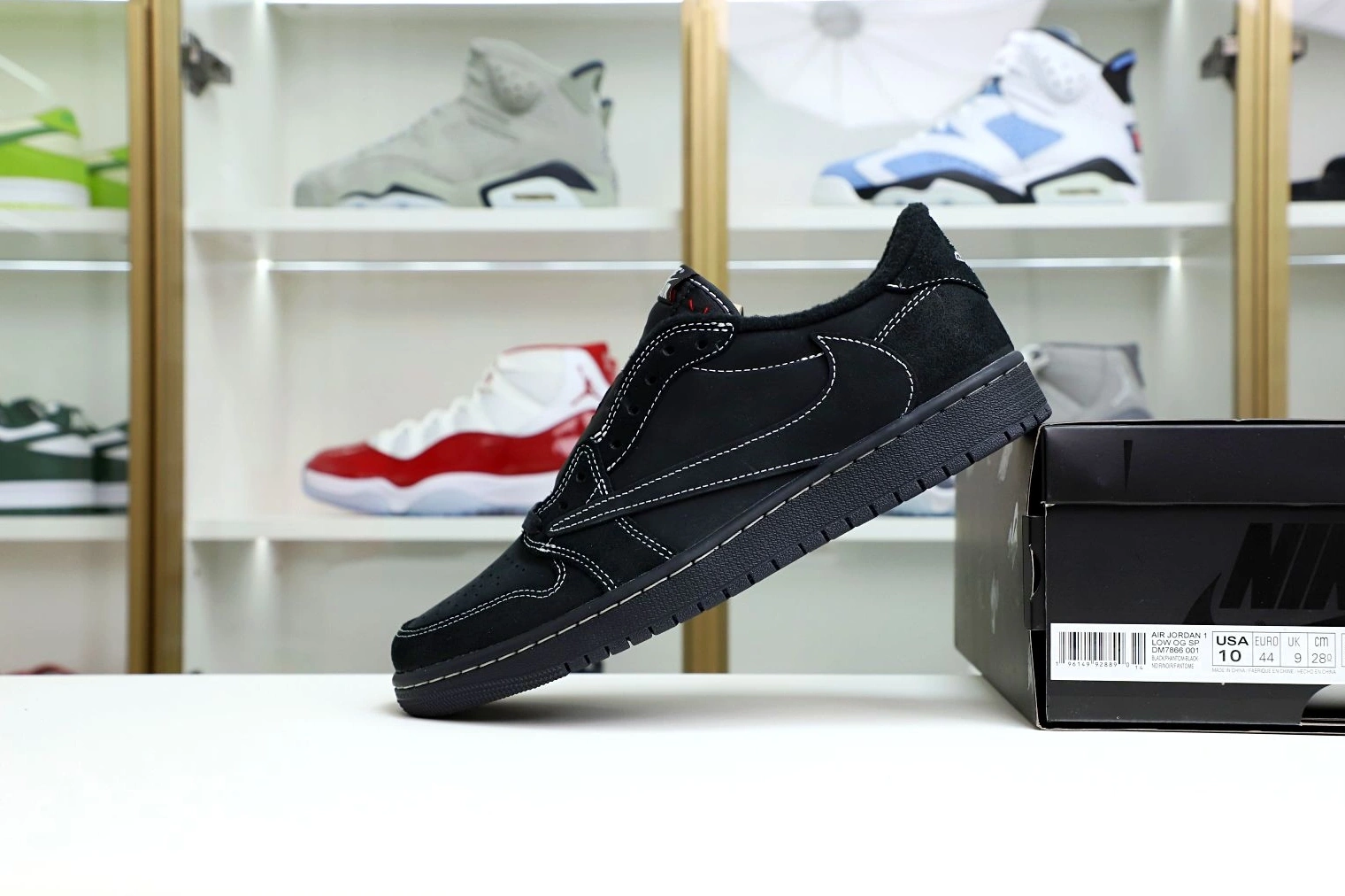 X NIKE SCOTT OG PHANTOM” 1 AIR “BLACK JORDAN LOW TRAVIS 0309